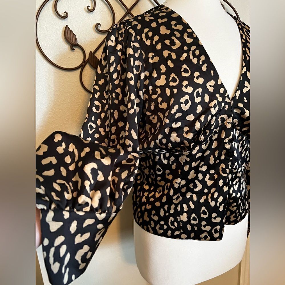 Lulus Cambera Black Leopard Print Satin Button-Up Crop Top, size medium - Picture 12 of 14